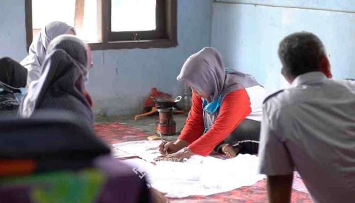 PT Timah Hadirkan Dukungan Nyata bagi Perajin, Batik Pakkis Hadirkan Motif Balok Timah