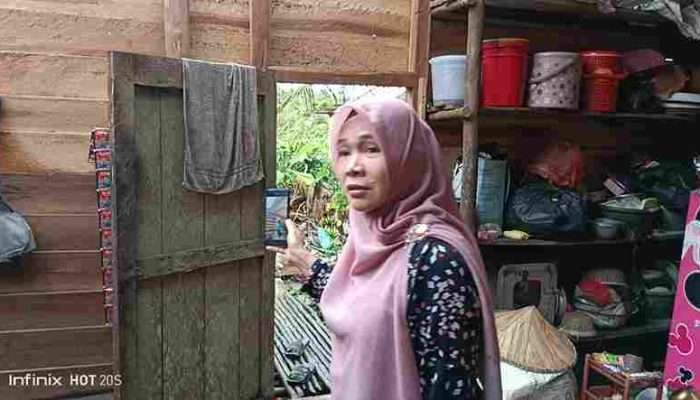 Anggota DPRD Babel Kunjungi Korban Puting Beliung