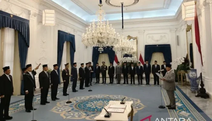 Presiden RI Prabowo Subianto Lantik 10 Anggota Komite Reformasi Polri