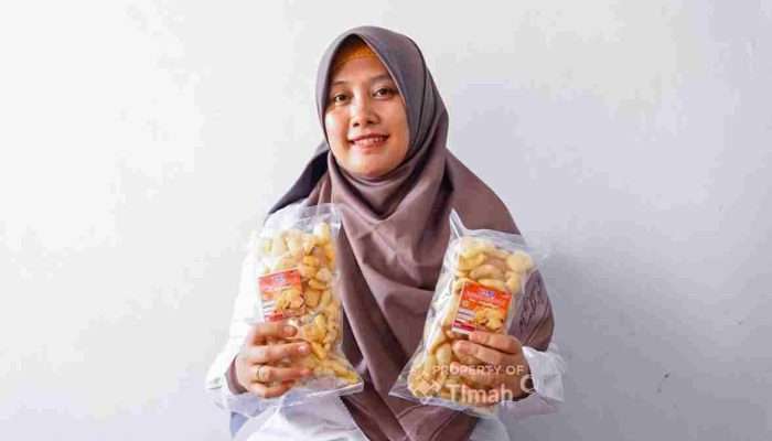 PT Timah Bantu Novika Kembangkan Usaha Kerupuk Kulit Sapi WanMiQ