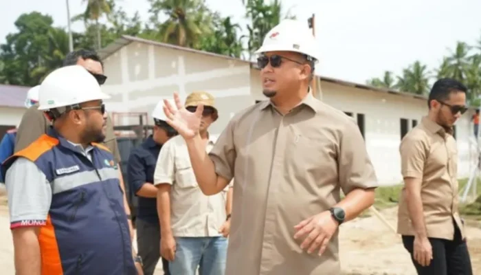 Andre Rosiade Tinjau Huntara Korban Banjir di Batang Anai Pariaman