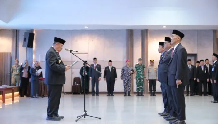 Gubernur Bangka Belitung Lantik Tiga Pejabat Eselon II dan 16 Kepala Sekolah