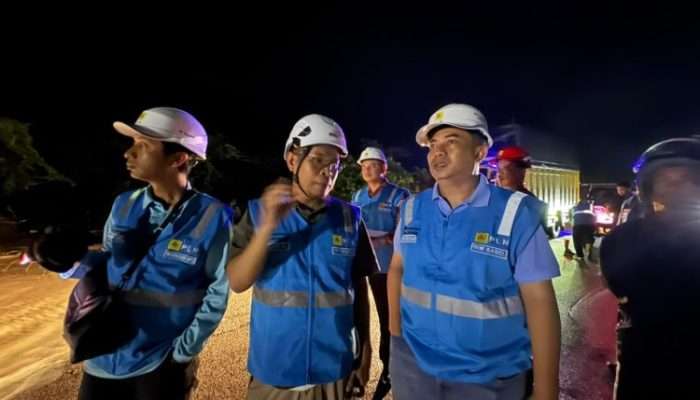 PLN Pulihkan Kembali Pasokan Listrik di Wilayah Terdampak Banjir Bangka Tengah dan Bangka Selatan