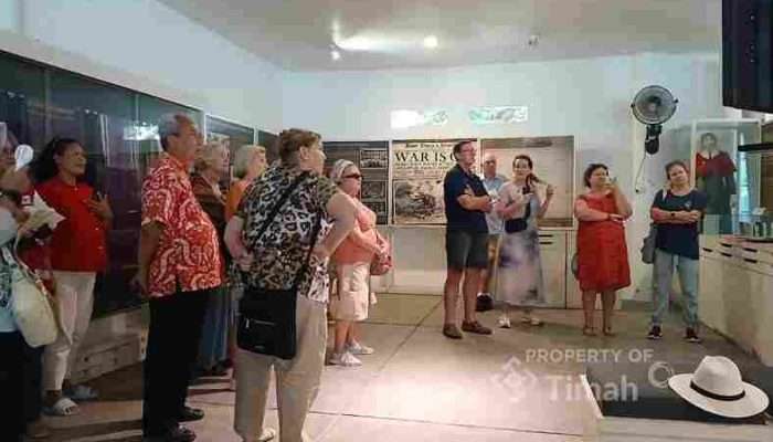 Keluarga Korban Perang Dunia II Kunjungi Museum Timah Indonesia Mentok