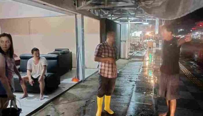 Dinas PUPR Bangka Tengah Tangani Rumah Warga Tergenang Banjir