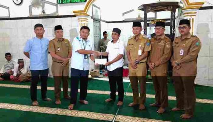 PLN Salurkan 50 Paket Berkah Ramadan untuk Yatim dan Dhuafa di Suak Gual Belitung