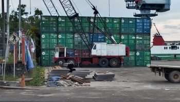 15 Kontainer Berisi Ilmenite Disegel Bea Cukai Pangkalbalam