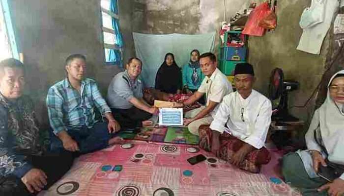 PT TIMAH Bantu Biaya Pengobatan Warga Kundur Barat