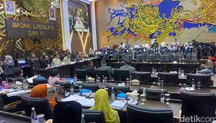 DPR Setujui RUU PPRT Dibawa ke Paripurna untuk Disahkan