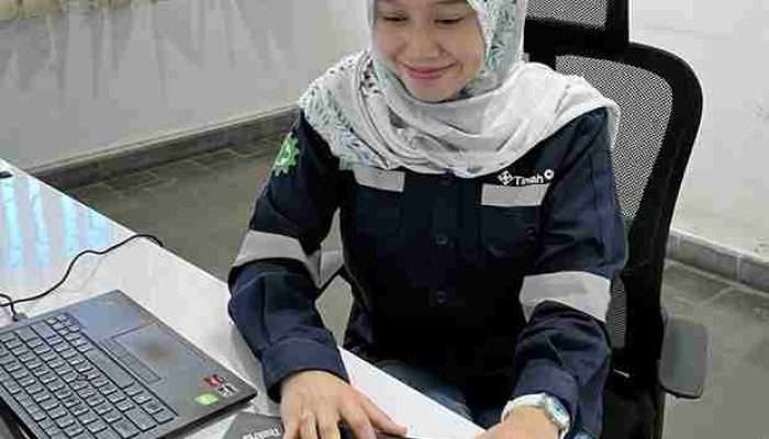Menembus Batasan di Dunia Metalurgi: Perjalanan Eka Widiastuti di TSL Ausmelt PT TIMAH