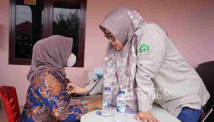 Mobil Sehat PT TIMAH Berikan Pengobatan Gratis bagi Warga Bangka