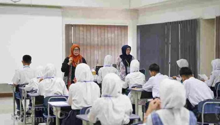 Menemani Anak Ikut Seleksi, Orangtua Menaruh Harapan pada Kelas Penerima Beasiswa PT TIMAH