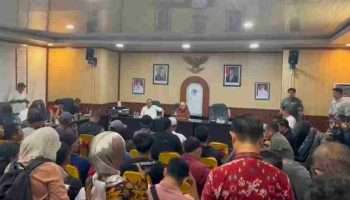 Masyarakat Kecamatan Pemali Temui DPRD Babel Terkait Penambangan