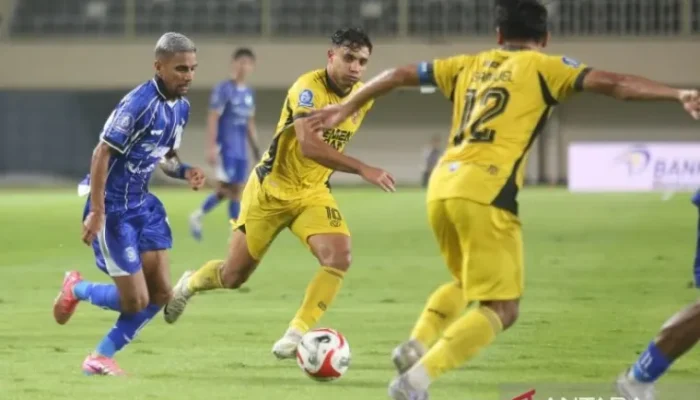Semen Padang, Persis dan PSBS Terdegradasi ke Liga Championship