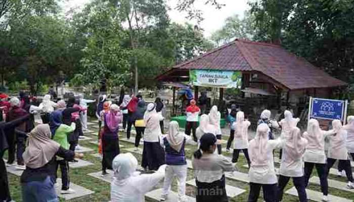 PT TIMAH Ajak Masyarakat Hidup Sehat Lewat Senam Bersama