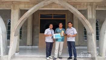 PT TIMAH Salurkan Bantuan Sarana Ibadah untuk Surau Baitussalam di Kundur