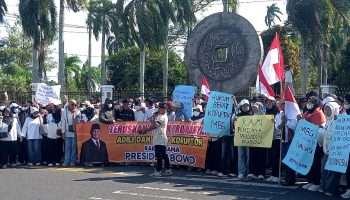 Aksi di Titik Nol Pangkalpinang, ERPEKAT Babel Desak MBG Tetap Berjalan
