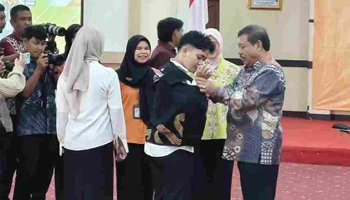 Walikota Pangkalpinang Kukuhkan Petugas Sensus Ekonomi 2026