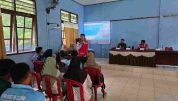 PLN UP3 Belitung Gelar Sosialisasi K3 dan Program ‘Find On’ di Desa Selumar