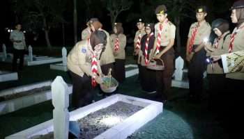 Di Makam Pahlawan, Dessy Serukan Semangat Pengabdian Pramuka