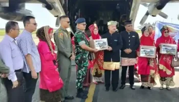 LKAAM Sumbar Kirim Bantuan 5 Ton Rendang Siap Saji untuk Korban Gempa NTT