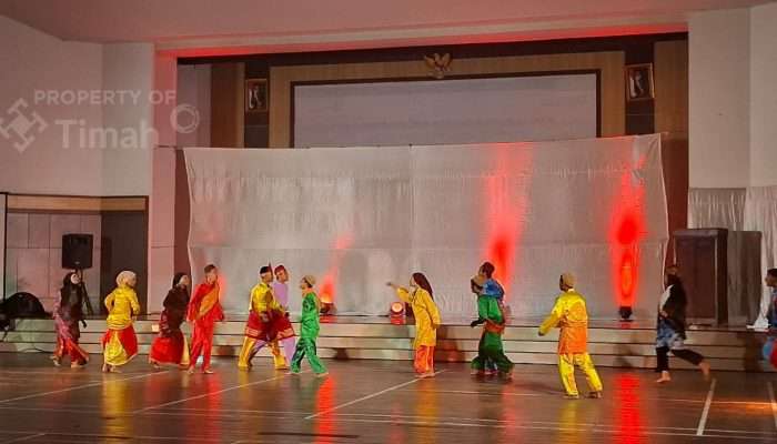 Kain Cual Jadi Bintang di Panggung Seni, PT TIMAH Dukung Seniman Bangka Barat