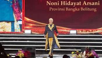 Noni Hidayat Arsani Kenalkan Tenun Cual Babel di Parade Kriyanusa 2026