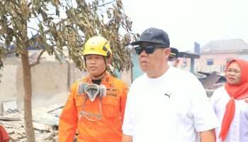 Di Tengah Duka Warga Serdang Pascakebakaran, Gubernur Babel Tinjau Pengungsian
