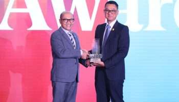 Transformasi Berorientasi Pelanggan, PLN Raih Sector Champion dan Runner Up BUMN Layanan Terbaik