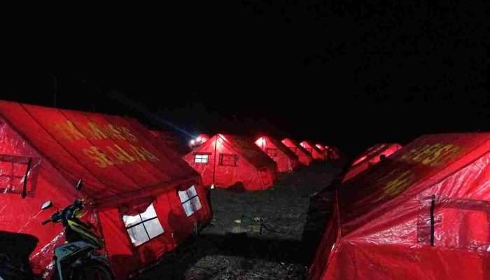 Pulihkan Harapan Pascakebakaran Serdang, PLN Babel Terus Upayakan Penyalaan Listrik di Tenda Hunian Sementara Warga